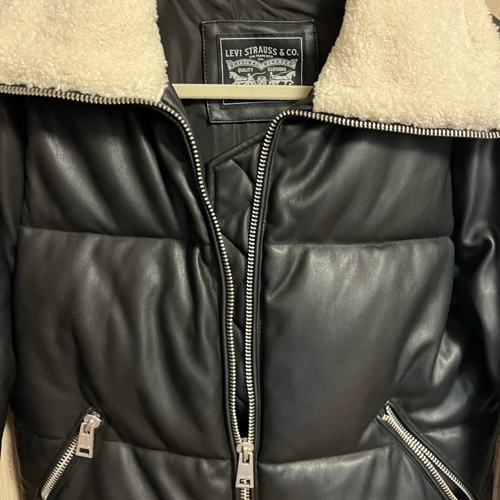 Levi Strauss Women’s Puffer Jacket - Picture 3 of 8